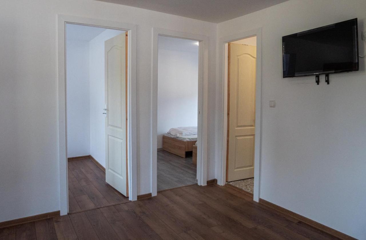 Poiana Cu Flori Aparthotel Satu Mare Exteriör bild